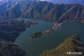 中国罕见的绝美避世村落，出行只能靠渡船，令人向往的养老之地图片
