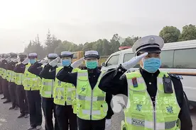 清明小长假 我省4万余警力保通图片