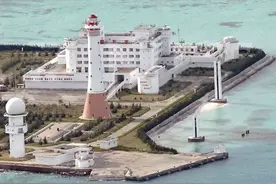 南沙赤瓜岛树木繁茂生机勃勃，海战30年后终成南海坚固堡垒图片