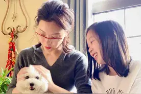 陈数罕晒养女照片，为继子放弃生育，48岁富豪老公气质超然图片