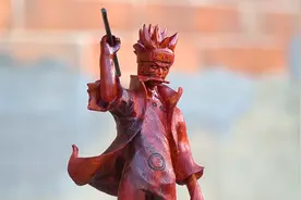 2000元的“二次元”木雕手办，能救60%企业关停的红木产业吗？图片