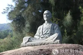 弘一大师为何反对跷二郎腿？有跷腿习惯的佛弟子看过来图片