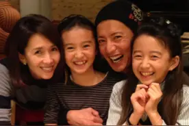 木村光希晒珍贵全家福为49岁父亲庆生，木村拓哉幸福笑出鱼尾纹图片