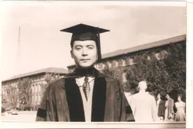 苏联撤走原子弹专家，烧毁资料，毛主席说：极好！邓稼先迎难而上图片