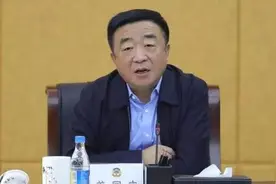 今年，这些人已没有资格上全国两会图片