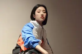 yamy太适合运动风了！长袖外套配短裤，pick属于自己的风格图片