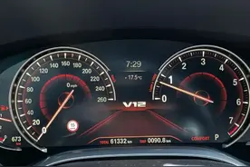 V12发动机，表底只有260，假的？图片
