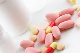 一发炎就吃阿莫西林，混淆抗生素和消炎药，你知道后果吗？图片