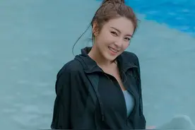 张雨绮“多肉身材”真饱满，穿健美裤下半身曲线尽显，身材太完美图片