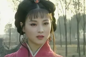 嘴歪也好看的女星，只服这5位，难怪于正说所有美人嘴都是歪的图片