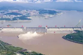 三峡大坝，已经阻拦了那么久的时间，里面的鱼有多大？图片