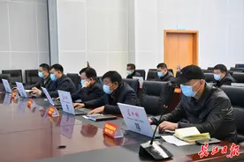被取缔一年后，车库里的汽车美容店又开业了！这家“十差”单位承诺自查自纠图片