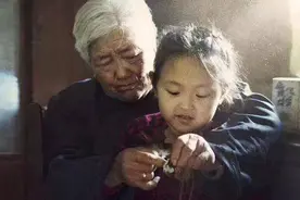 喜丧：儿女最大的不堪，为了各自利益，将母亲的尊严剥得一丝不剩图片