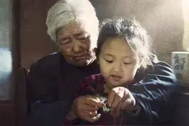 喜丧：儿女最大的不堪，为了各自利益，将母亲的尊严剥得一丝不剩图片