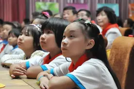 浙江一小学推出“睡眠令”，要求学生9点之前熄灯，效果如何？图片