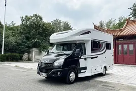 水电顶配，设计用心，纵床布局C型房车——罗曼一号C200图片