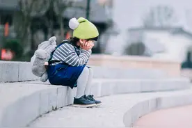 “妈妈，他们都不和我玩”：你的回应里，藏着孩子一生的性格图片