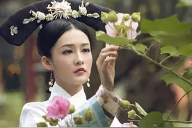 她是香妃的原型，27岁入宫，深受恩宠，死后乾隆罢朝三日图片