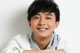 李佳航: 我为益达做了10年广告! 没拿一分代言费! 益达官方神回复图片