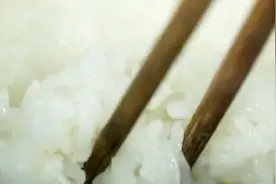 地地道道的南方小伙，教你在家咋用电饭煲，蒸出粒粒分明的大米饭视频封面