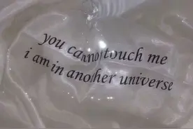 撕心裂肺的句子：我还在原地等你，你却已经忘记曾来过那里图片