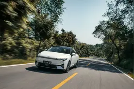 热门智能电动车小鹏P5续航首测，跑到趴窝要多久？图片