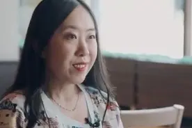 父亲跳海14年了，43岁的“追星狂人”杨丽娟，没人敢娶过得怎样？图片