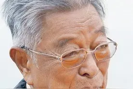 褚时健的传奇一生：71岁入狱，74岁二次创业，85岁成为亿万富翁图片