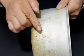 电饭锅污垢难清洗，学会这个方法，只需两分钟，电饭锅焕然一新视频封面