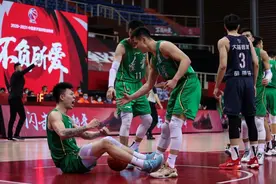 张镇麟彻底爆发，狂砍46分创得分新高，助辽篮终结广东15连胜图片