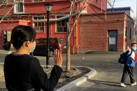 米东区：孩子快乐上学记图片
