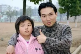 16年前，那个带妹上学、感动世人的洪战辉，如今怎么样了？图片