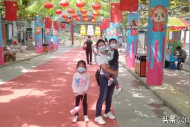 一家四口自拍图片