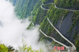 湖北恩施：红土地上的“木栗园天路精神”图片