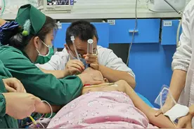 一儿童仍在省儿童医院抢救，竟然是因为吃了这个！！！【呱呱教·141】图片