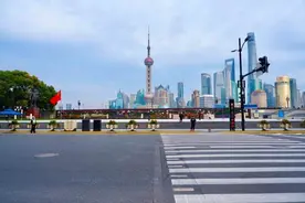 30年发展，上海浦东看似没变的红绿灯有何不一样？图片