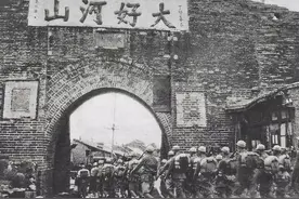对日寇的最后一战，美日蒋沆瀣一气，粟裕命令八纵6天攻克高邮图片