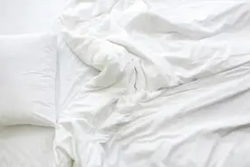 你盖的被子是厚实的吗图片