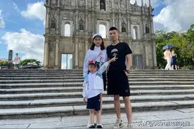 DNF：旭旭宝宝晒旅行照！看他老婆现在长相，才知道什么是真爱图片