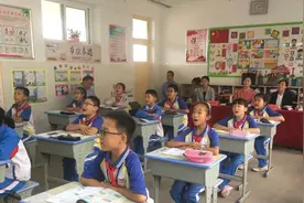 大河学校 ‖ 青年教师展风采，专家评课点迷津图片
