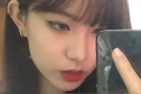 小说：她还是一如往常的妩媚靓丽图片