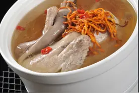 广东人最喜欢喝的五碗汤，鲜甜又消暑，孩子连汤都不剩，太香了图片