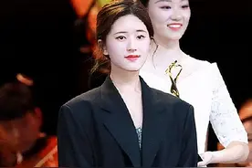王凯与赵露思获得最佳男女主角，张炯敏发文安慰，肖战未发声图片