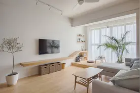 不听父母劝阻，坚持瓷砖上墙，入住不到2年墙砖“哗哗”脱落图片