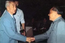 不同时期三大战神：红军徐向前，八路军罗荣桓，解放军粟裕图片