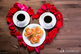 搞笑GIF趣图：婚可以晚一点再接，但游戏不能坑队友啊图片
