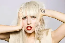 美国女歌手Lady Gaga拍杂志封面吸引无数眼球，大胆出镜不着寸缕图片