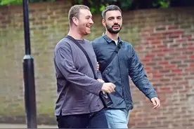 Sam Smith 公布新恋情，每一任都是相貌端正的帅哥图片