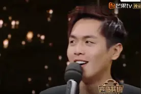 郭麒麟为哈姆雷特配中文，张若昀为诸葛亮配英文，都是神仙声音图片
