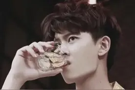 任嘉伦：一个演员的修养，就是不断挑战角色图片